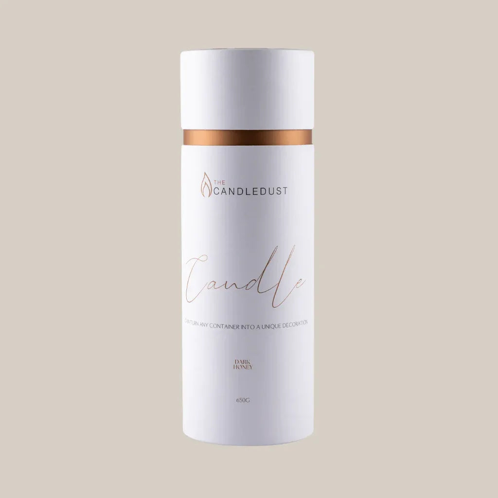 Bougie parfumée de luxe dans son packaging blanc au design minimaliste